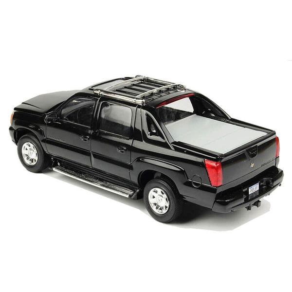AMT 2005 Cadillac Escalade EXT 1:25 Scale Model Kit