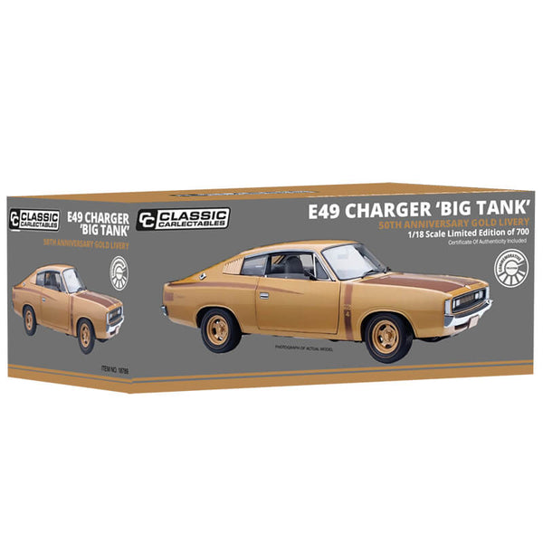 CHARGER: A CLASSIC CARLECTABLES 1:18 scale 1972 E49 R/T CHARGER in