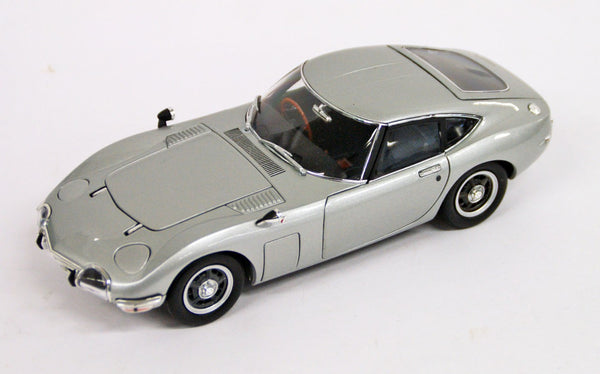 ebbro-124-toyota-2000-gt-