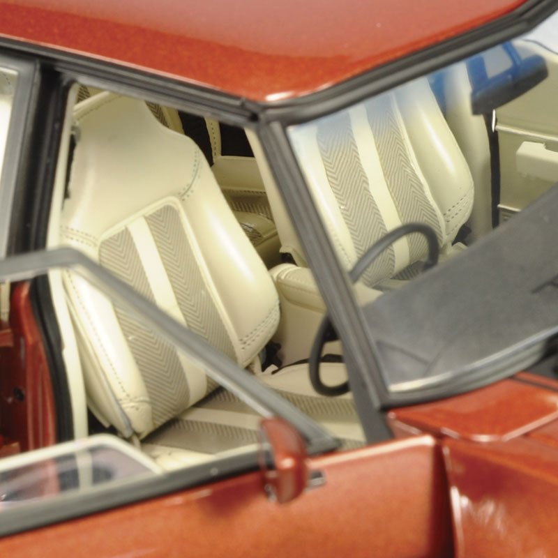 1/18 Holden HX Monaro GTS Persian Sand Metallic