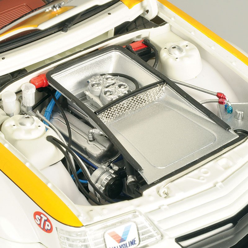 1/18 Holden VK Commodore 1984 Bathurst