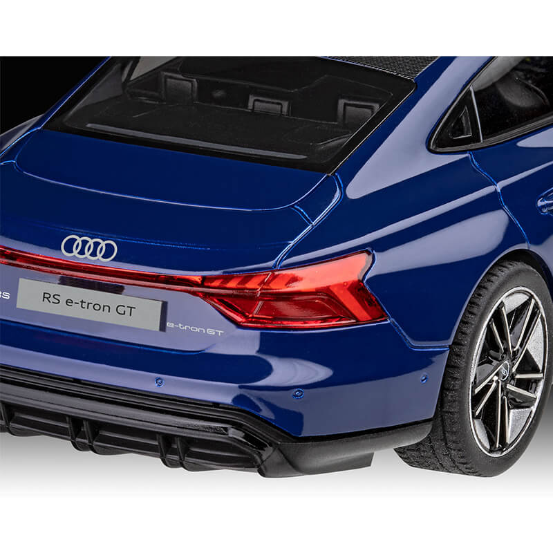 Revell 1/24 Audi RS E-TRON GT Model Set