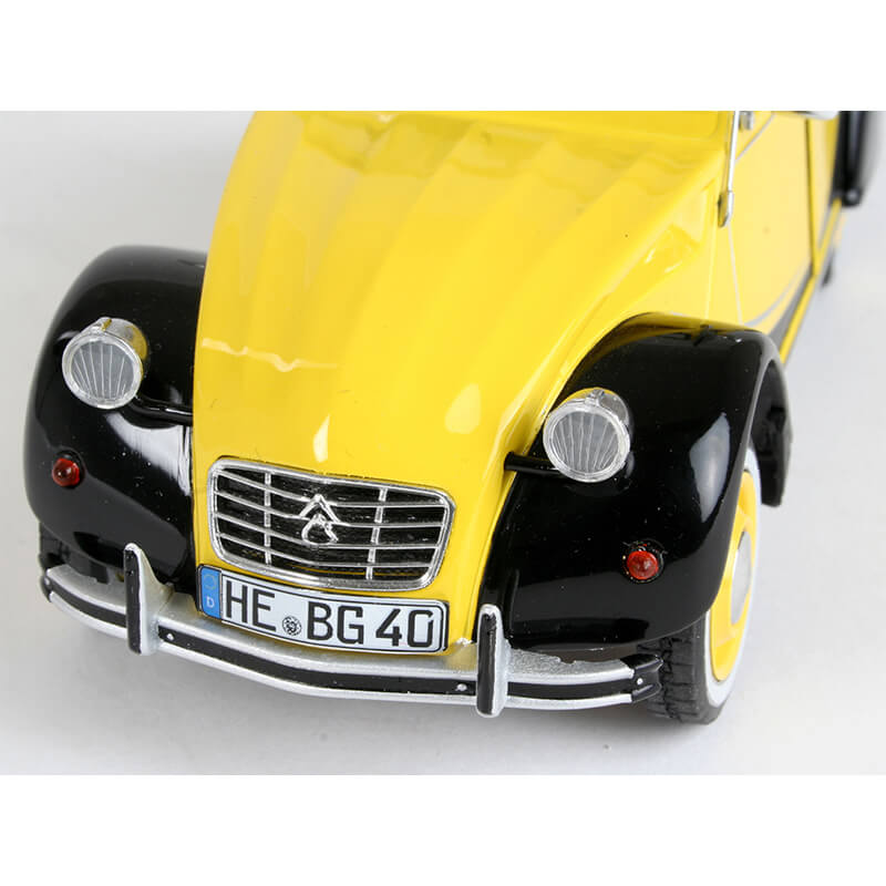 Revell 1/24 Citroen 2CV Charleston Model Set