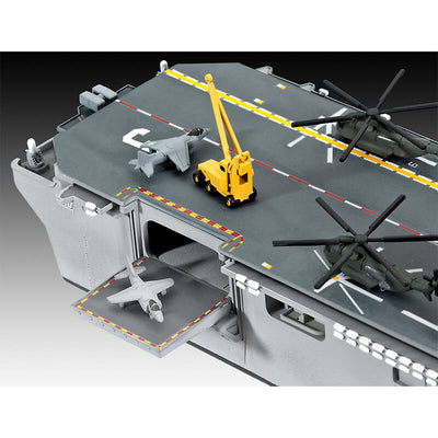 Revell 1/700 US Navy Assault Carrier Wasp Class Model Set