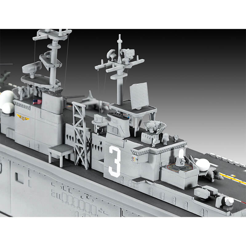Revell 1/700 US Navy Assault Carrier Wasp Class Model Set