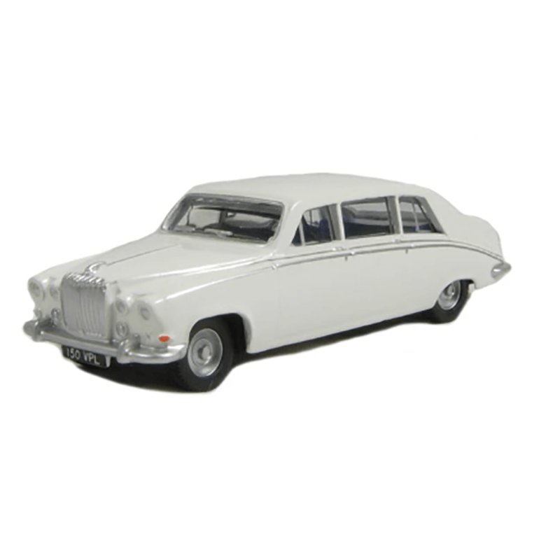 Oxford 1/76 DS420 (Old English White)