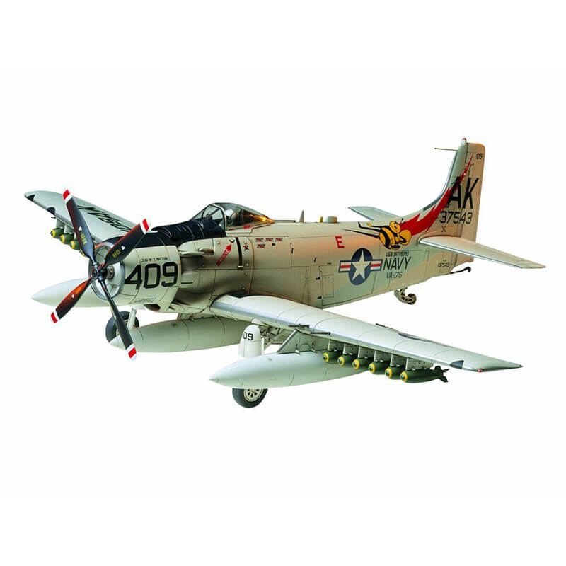 Tamiya 1/48 Douglas A-1H Skyraider U.S.Navy Kit
