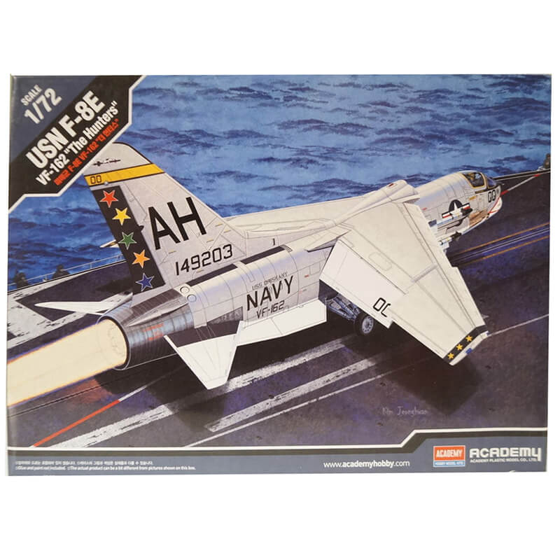Academy 1/72 USN F-8E VF-162 "The Hunters" Kit