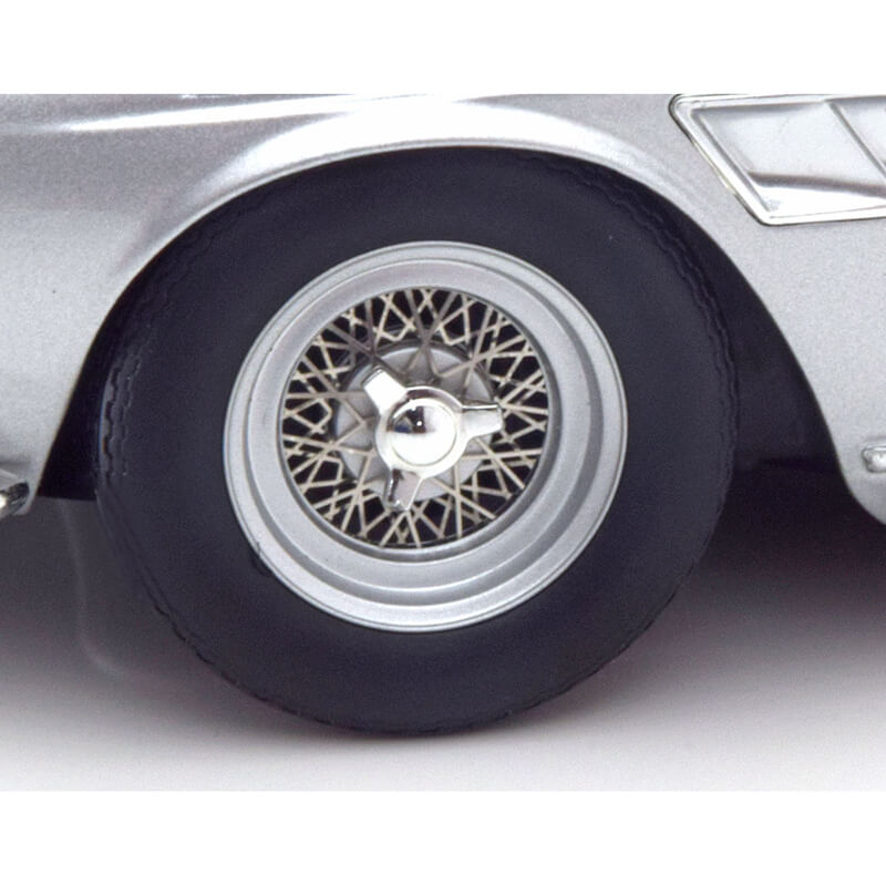 KK-Scale 1/18 Ferrari 275 GTS Pininfarina Spyder (With Wire Wheels) (1964)