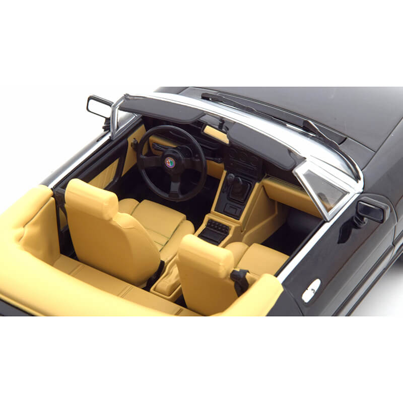 KK-Scale 1/18 Alfa Romeo Spider 4 (1990) (Black)