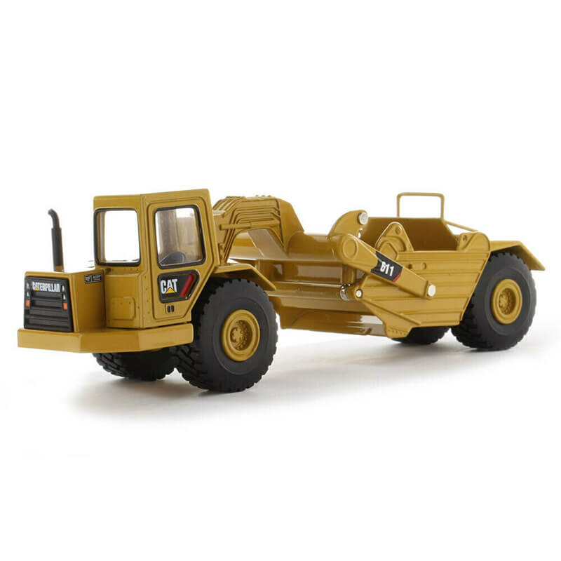 CAT 1/64 611 Wheel Tractor Scraper