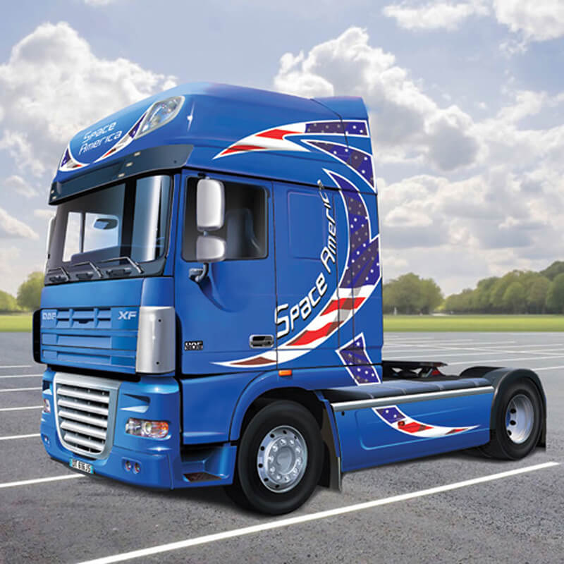 Italeri 1/24 DAF XF105 Space America Kit