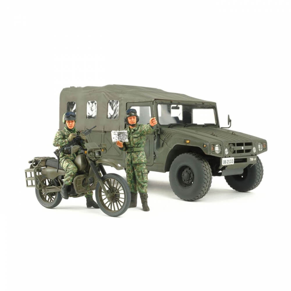 Tamiya 1/35 JGSDF Reconnaissance Motorcycle & High Mobility Vehicle Set Kit