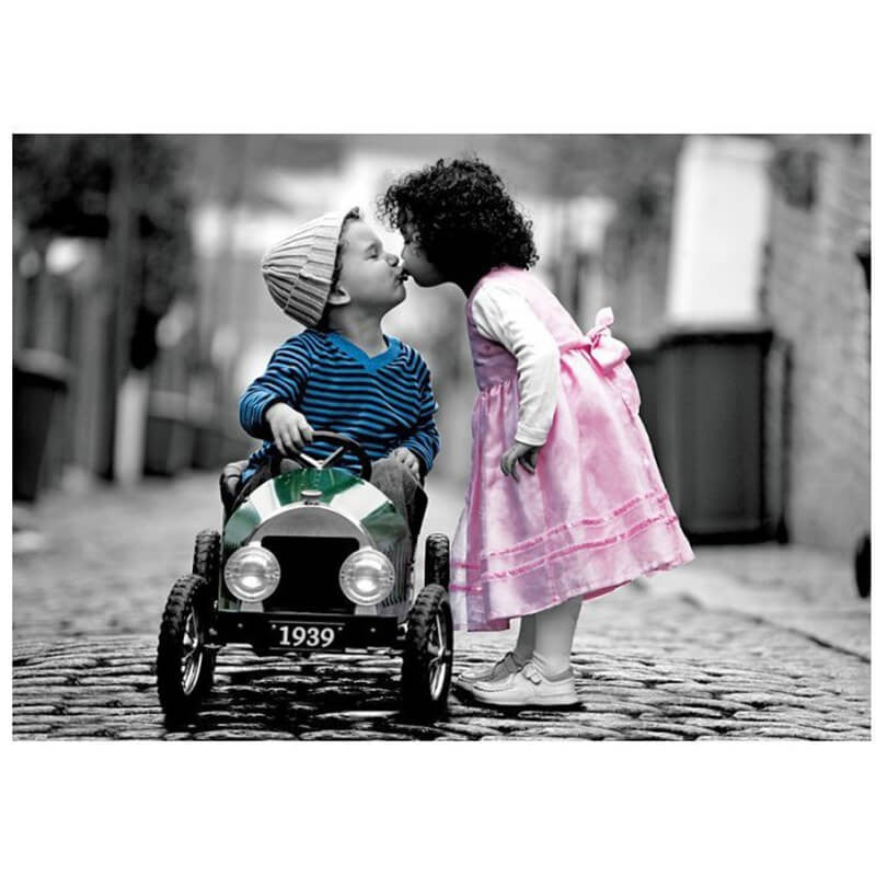 First Kiss 1000pc Puzzle