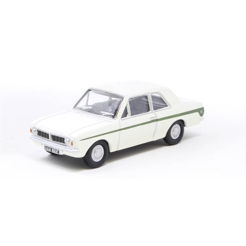 Oxford 1/76 Ford Cortina Mk2 (Ermine White/Sherwood Green)