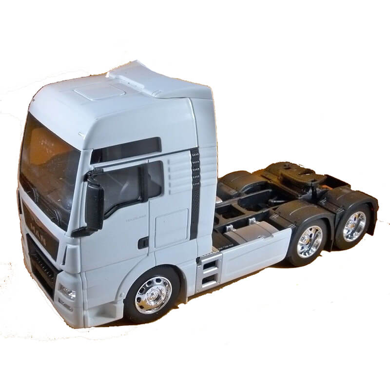 Welly 1/32 Man TGX (White)