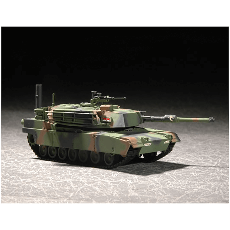 Trumpeter 1/72 M1A1 Abrams MBT Kit