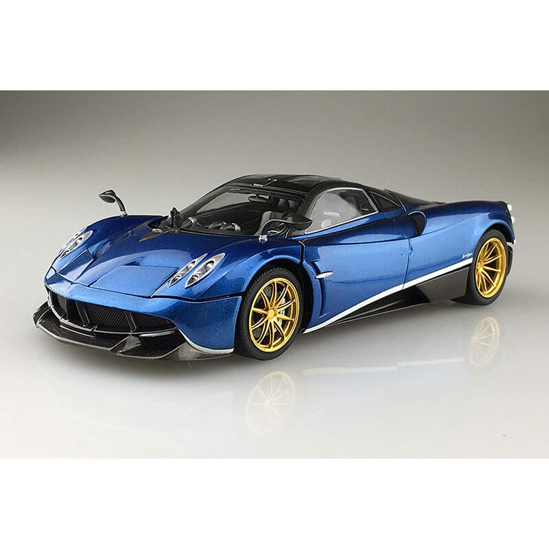 Aoshima 1/24 Pagani Huayra Pachetto Tempesta Kit