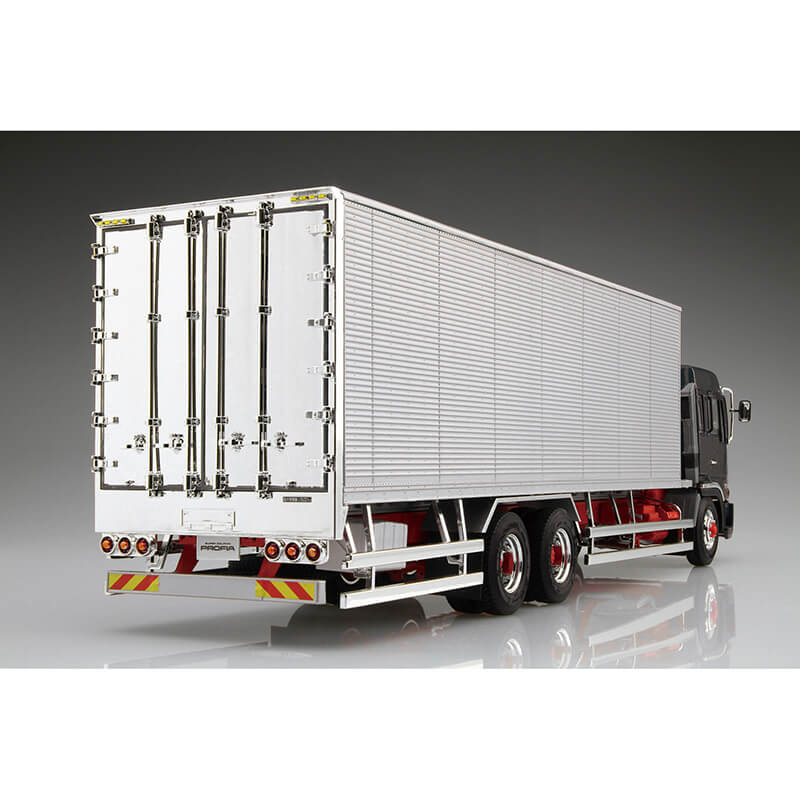 Aoshima 1/32 Hino Profia Teravie-FR Histar Short Reefer Kit