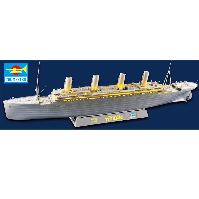 Trumpeter 1/200 Titanic (w/ LED Light Set) Kit