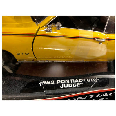 Motormax 1/18 1969 Pontiac GTO Judge (Yellow) (Broken Base)