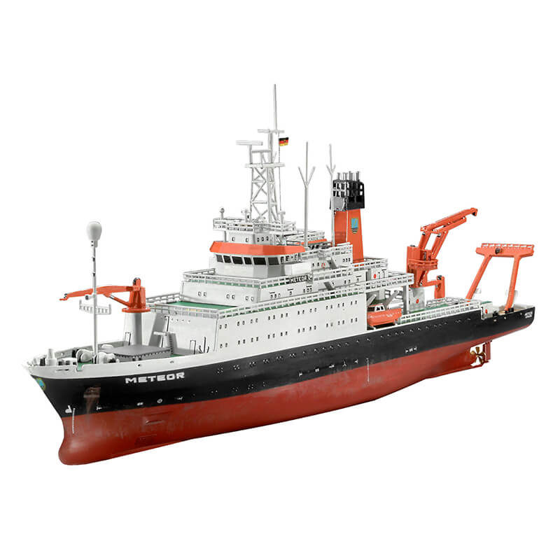Revell 1/300 German Research Vessel Meteor Kit