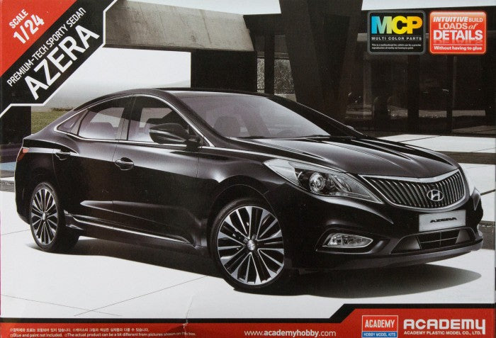 Academy 1/24 Hyundai Azera Premium-Tech Sport Sedan Kit ACA-15121