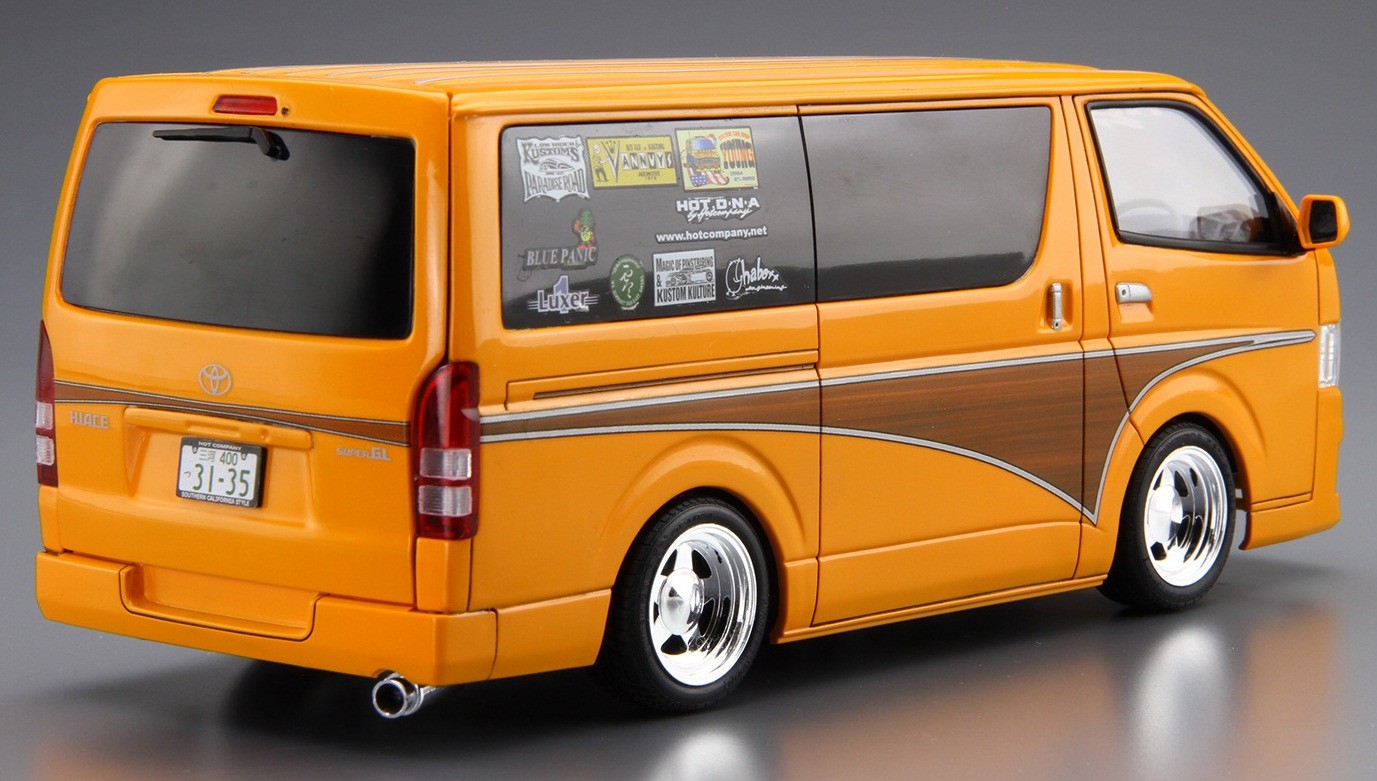 Aoshima 1/24 Hot Company TRH200V HiAce '12 Kit