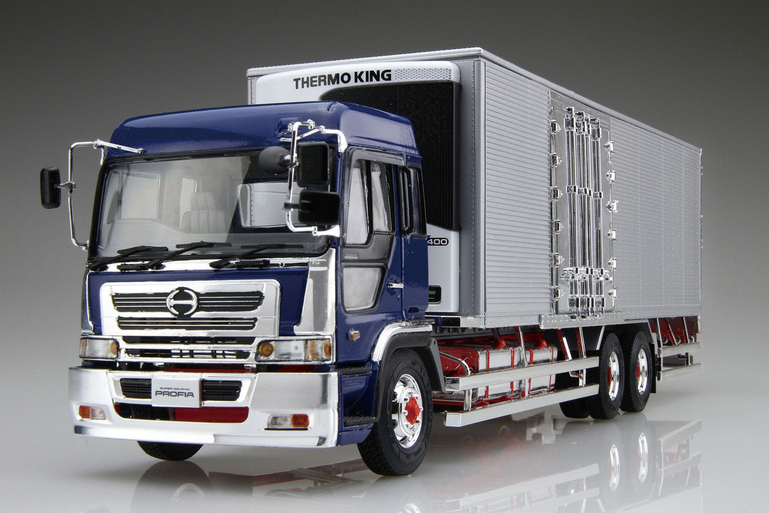 Aoshima 1/32 Hino Profia Teravie-FR Histar Short Reefer Kit A005400