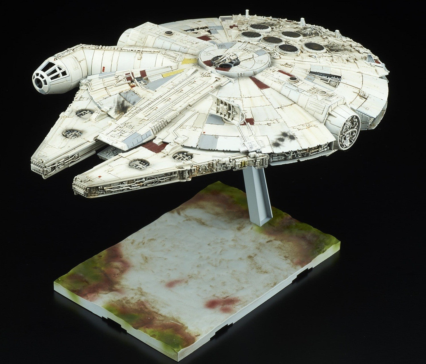 Bandai 1/144 Star Wars Millennium Falcon Kit