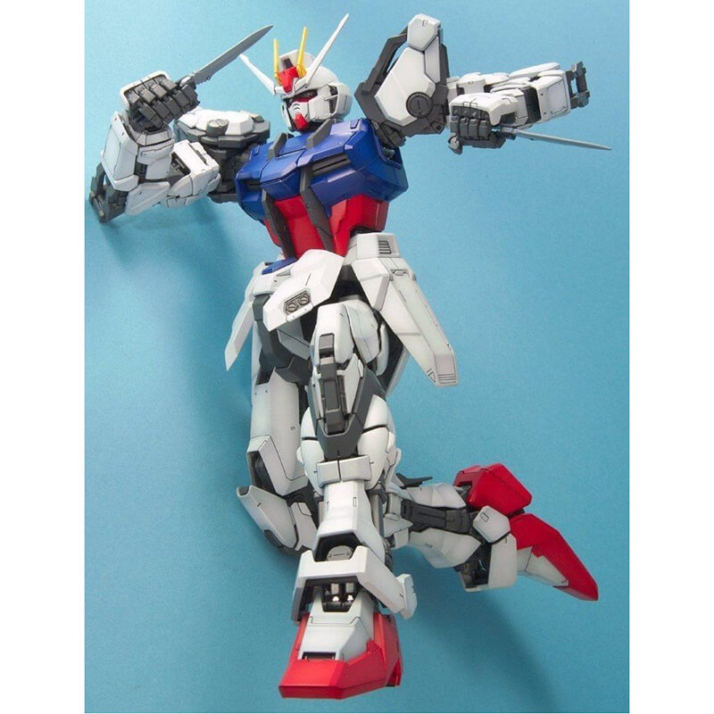 Bandai 1/60 PG GAT-X105 Strike Gundam Kit
