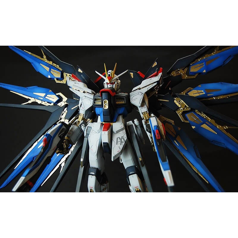 Bandai 1/60 PG Strike Freedom Gundam Kit