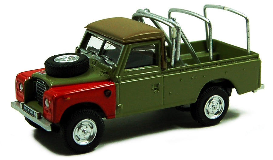 Cararama 1/72 Land Rover Series III 109 (With Rack)