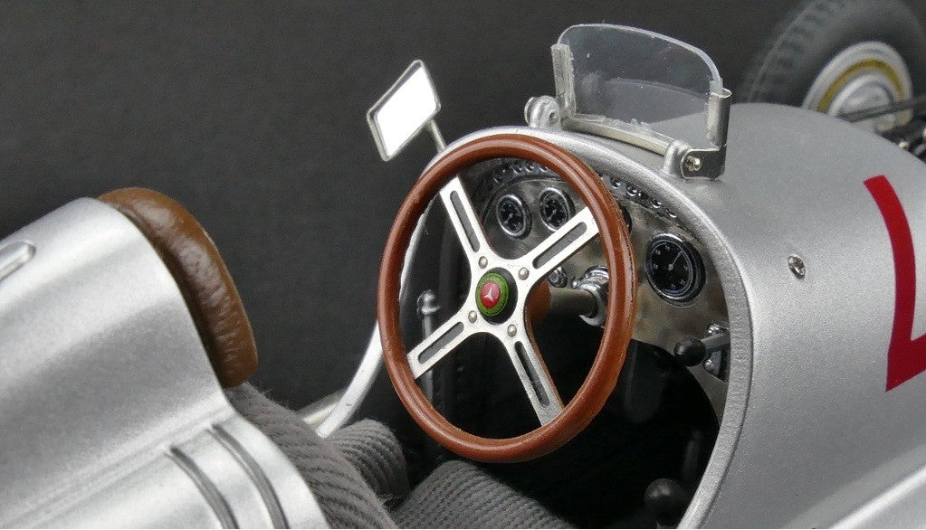 CMC 1/18 Mercedes-Benz W25, GP Monaco 1935, No.4/Luigi Fagioli M-104