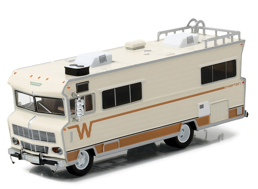 Greenlight 1/64 1973 Winnebago Brave Chieftain Camper