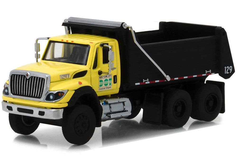 Greenlight 1/64 2017 International WorkStar New York City Dot Dump Truck