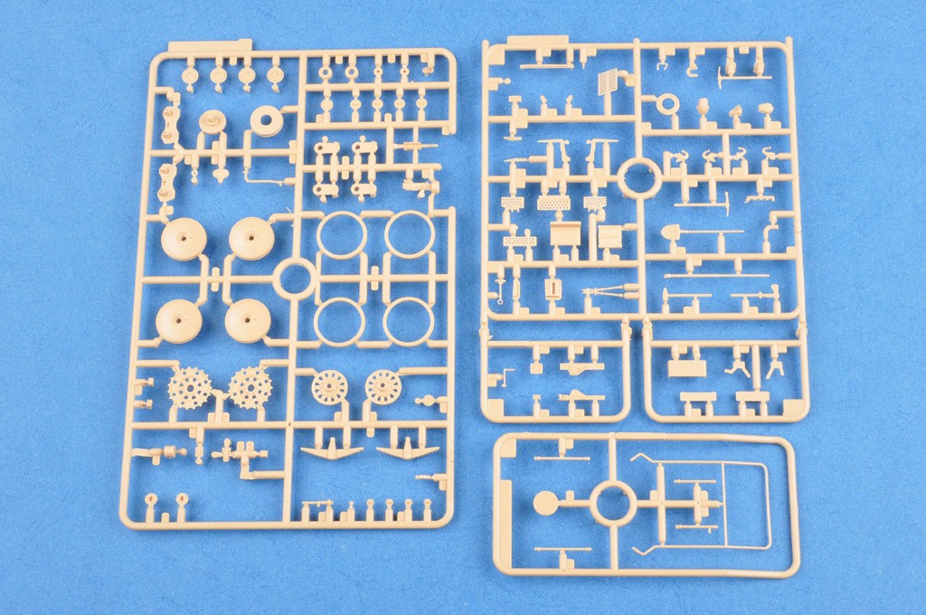 HobbyBoss 1/35 German Panzer Kpfw.38(t) Ausf.G Kit HB-80137