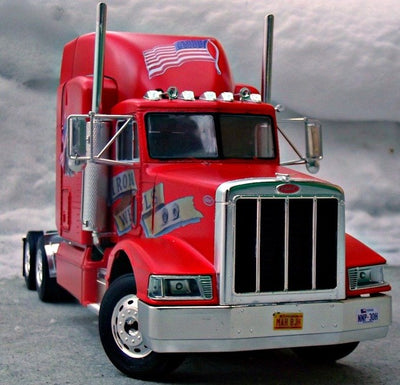 Italeri 1/24 Classic Peterbilt 377 A/E Kit