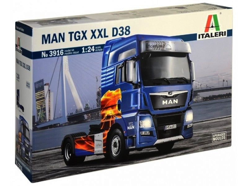 Italeri 1/24 MAN TGX XXL D38 Kit