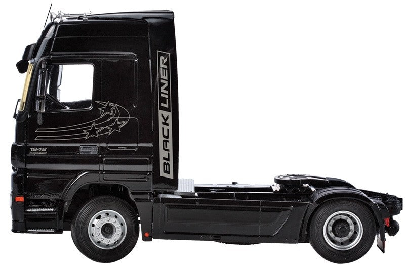 Italeri 1/24 Mercedes-Benz Actros Black Edition Kit