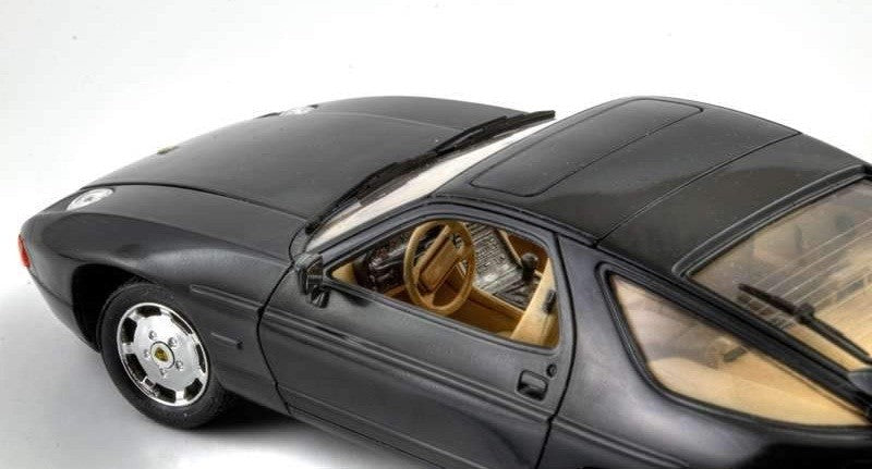 Italeri 1/24 Porsche 928 S4 Kit ITA-03656