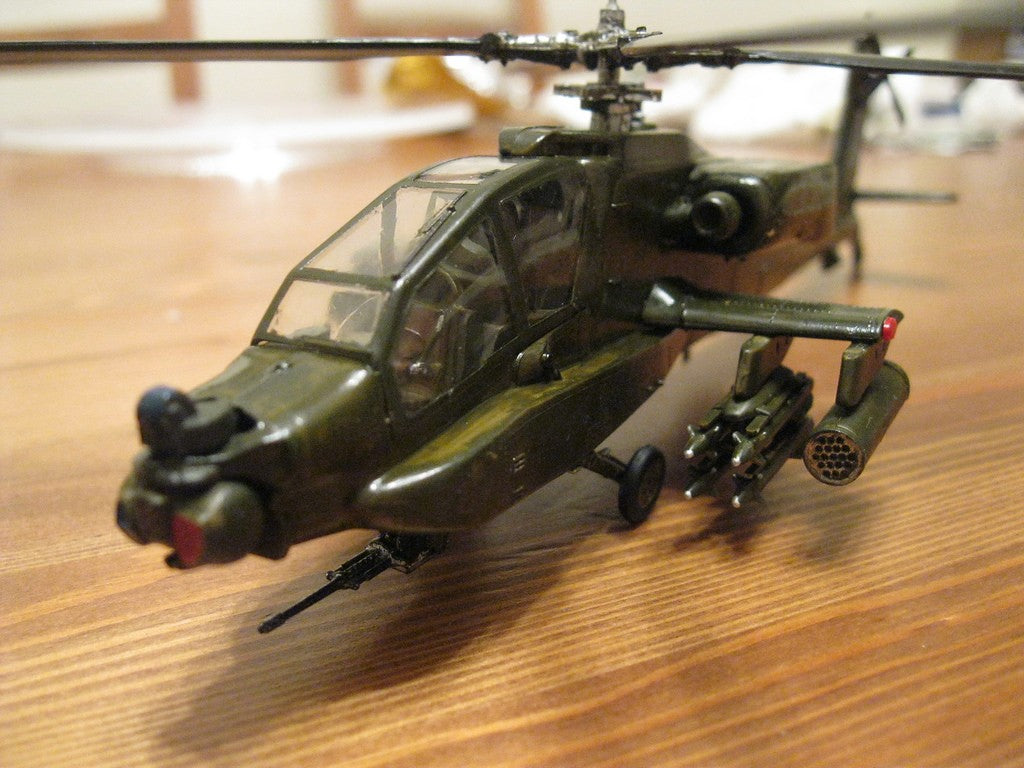 Italeri 1/72 AH-64A Apache  Kit