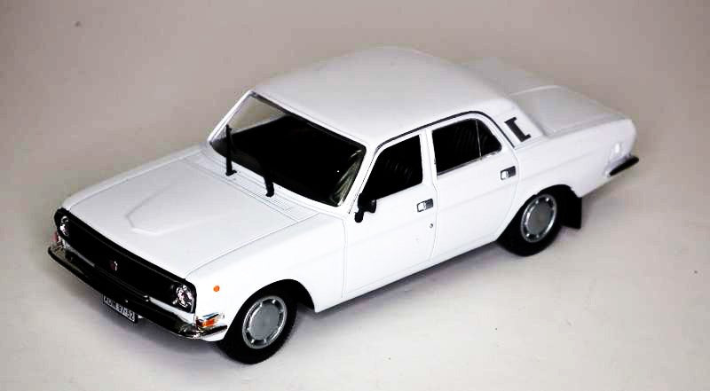 MAG 1/43 GAZ 24-10 Volga (White)
