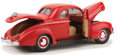 Maisto 1/18 1939 Ford Deluxe (Red)