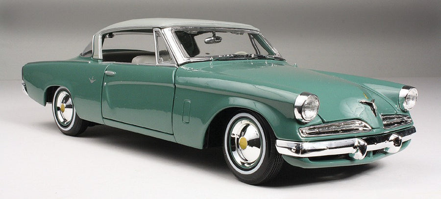 Maisto 1/18 1953 Studebaker Starliner MA31651