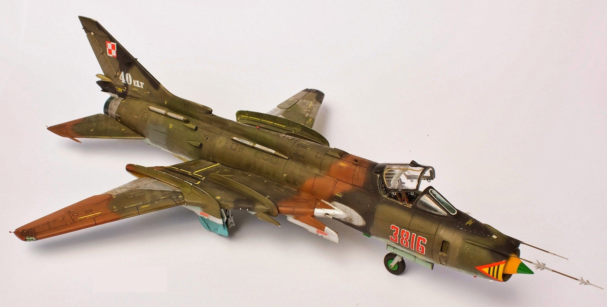 Mister Craft 1/72 Su-20M2 "Los Tigres" Kit