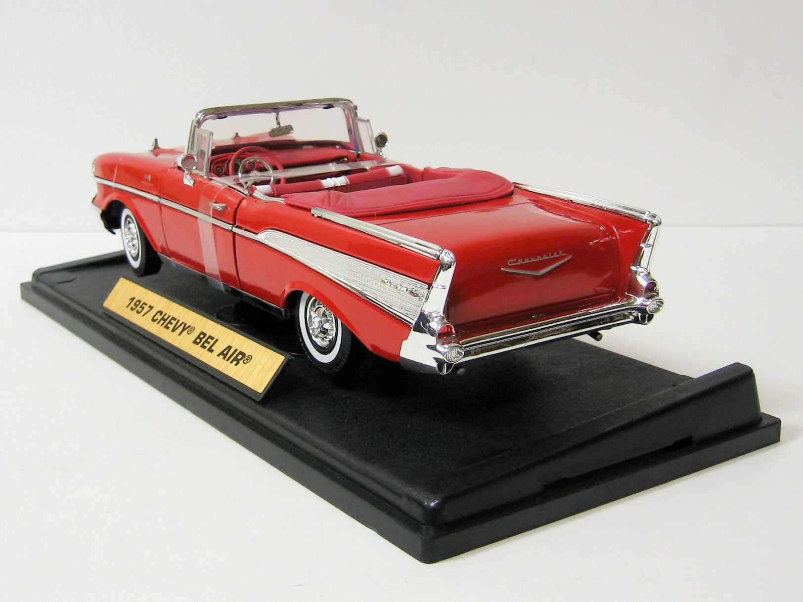 1/18 シボレーベルエアコンバーチブル レッド 1957 Chevy Bel