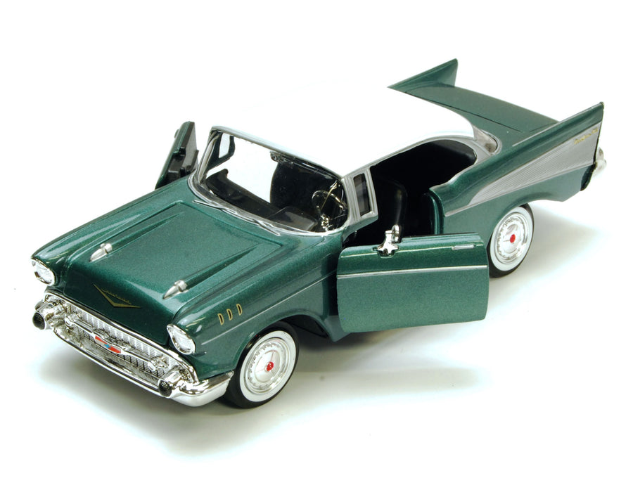 Motormax 1/24 1957 Chevy Bel Air (Green)