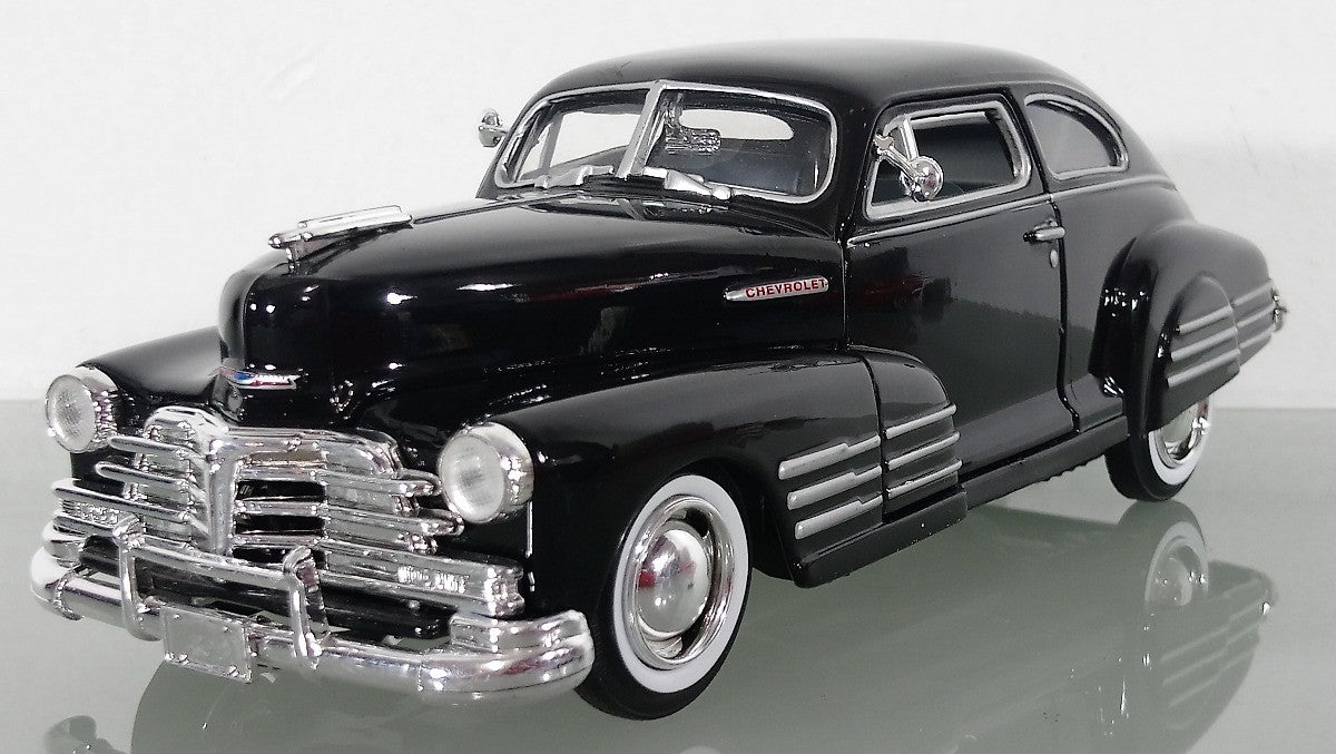 Motormax 1/24 1948 Chevy Aerosedan Fleetline (Black)