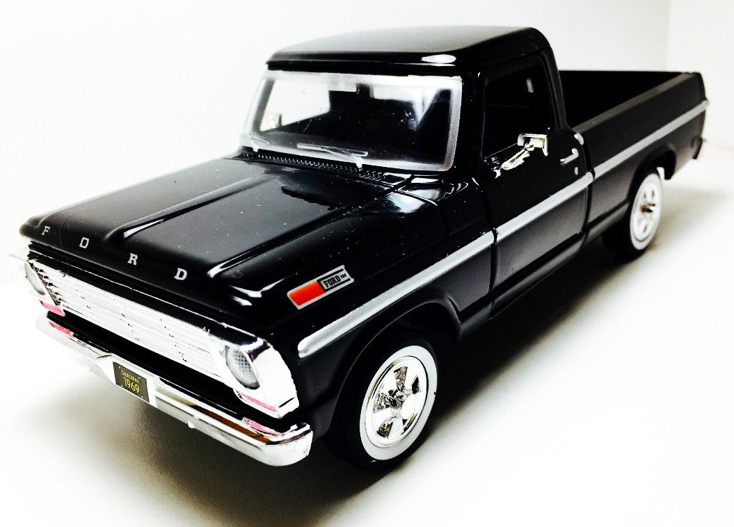 Motormax 1/24 1969 Ford F-100 Pickup (Black)